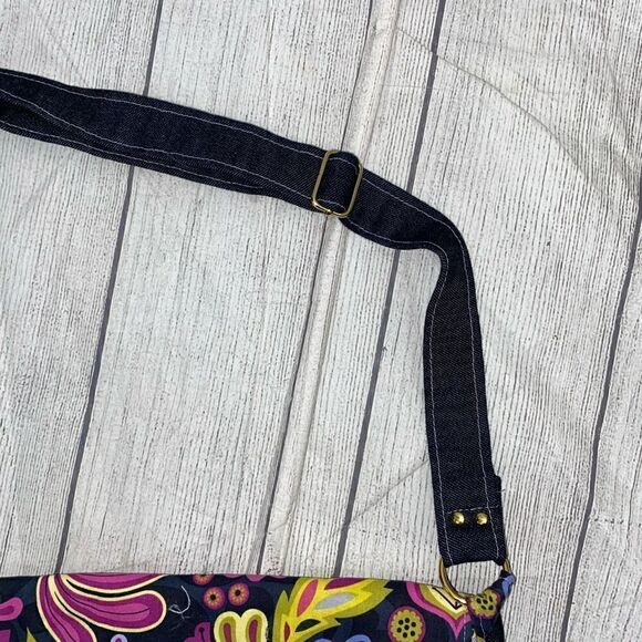 Euphoria Jane handmade crossbody or shoulder fabric fold over purse - Picture 3 of 14